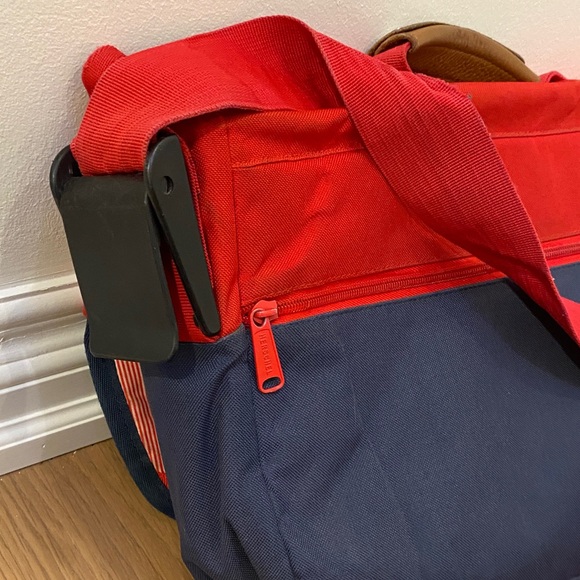 Herschel Supply Company Red and Blue Messenger Bag - Picture 13 of 14
